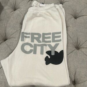 Free city sweatpants